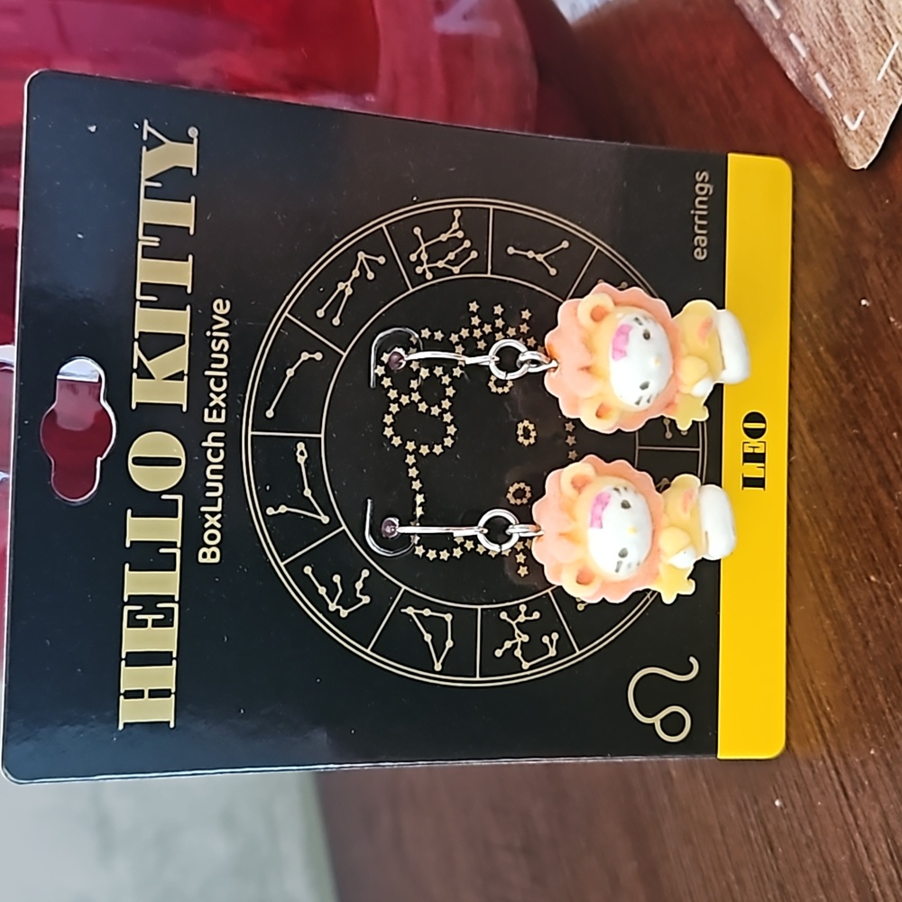 HELLO KITTY EARRINGS